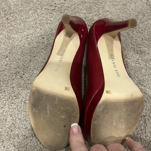Peep Toe Heel - Red Patent Gianni Bini - Picture 5 of 7
